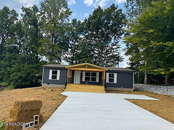 4th image of 135 Edgewood Blvd