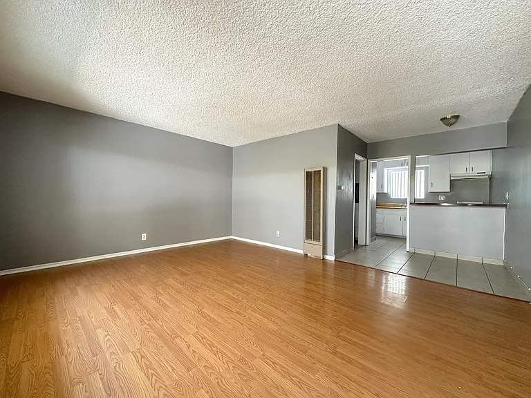 7636 Owensmouth — Photo 1