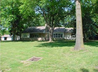 1505 Hillcrest Rd, Newton, KS 67114