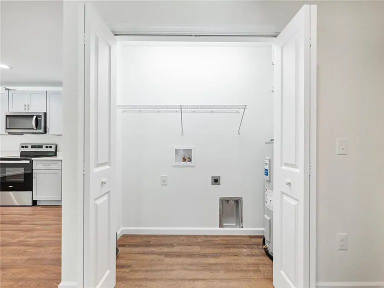 8079 Beachwood Dr — Photo 12