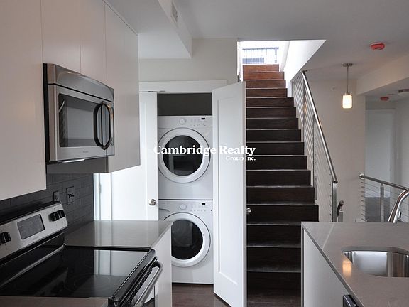 5th image of 659 Massachusetts Ave #9T