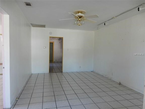 UNIT 1 LIVING ROOM