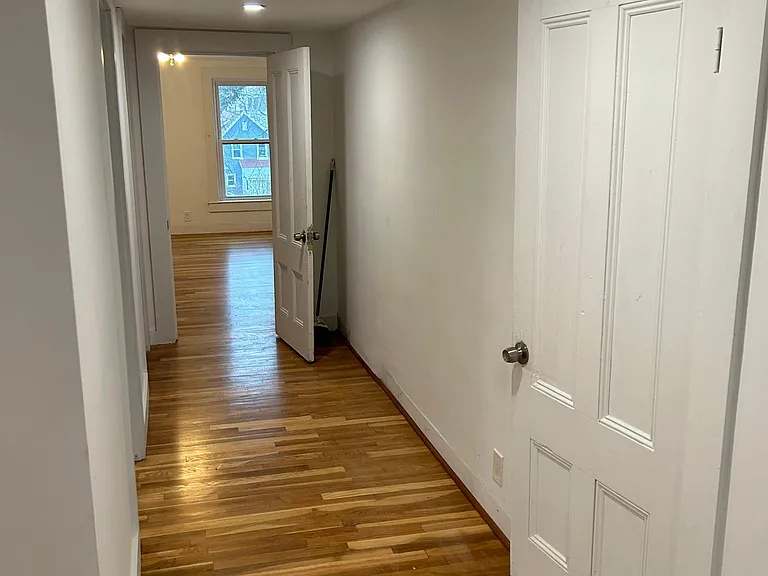 83 Flint St #2 — Photo 11