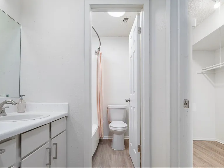Residences at Medical — Photo 18