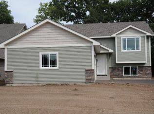 39 Pullman Ave, Saint Paul Park, MN 55071