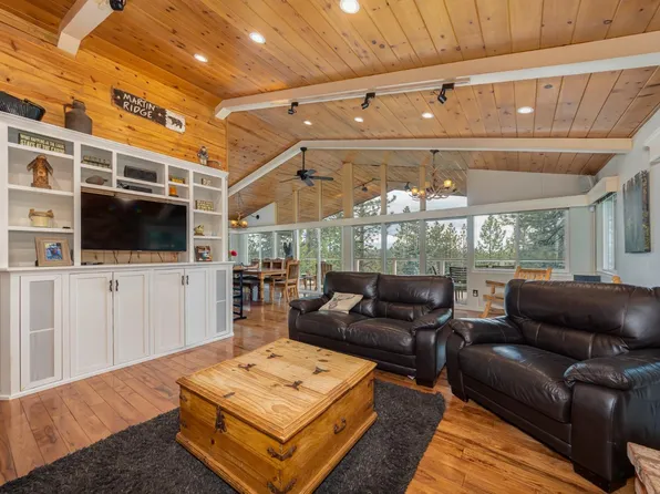 2116 Georgeann Dr, Arnold, CA 95223