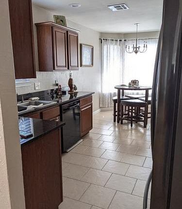 4th image of 608 Live Oak Dr