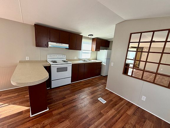 3rd image of 1402 Chicopee Rd #72