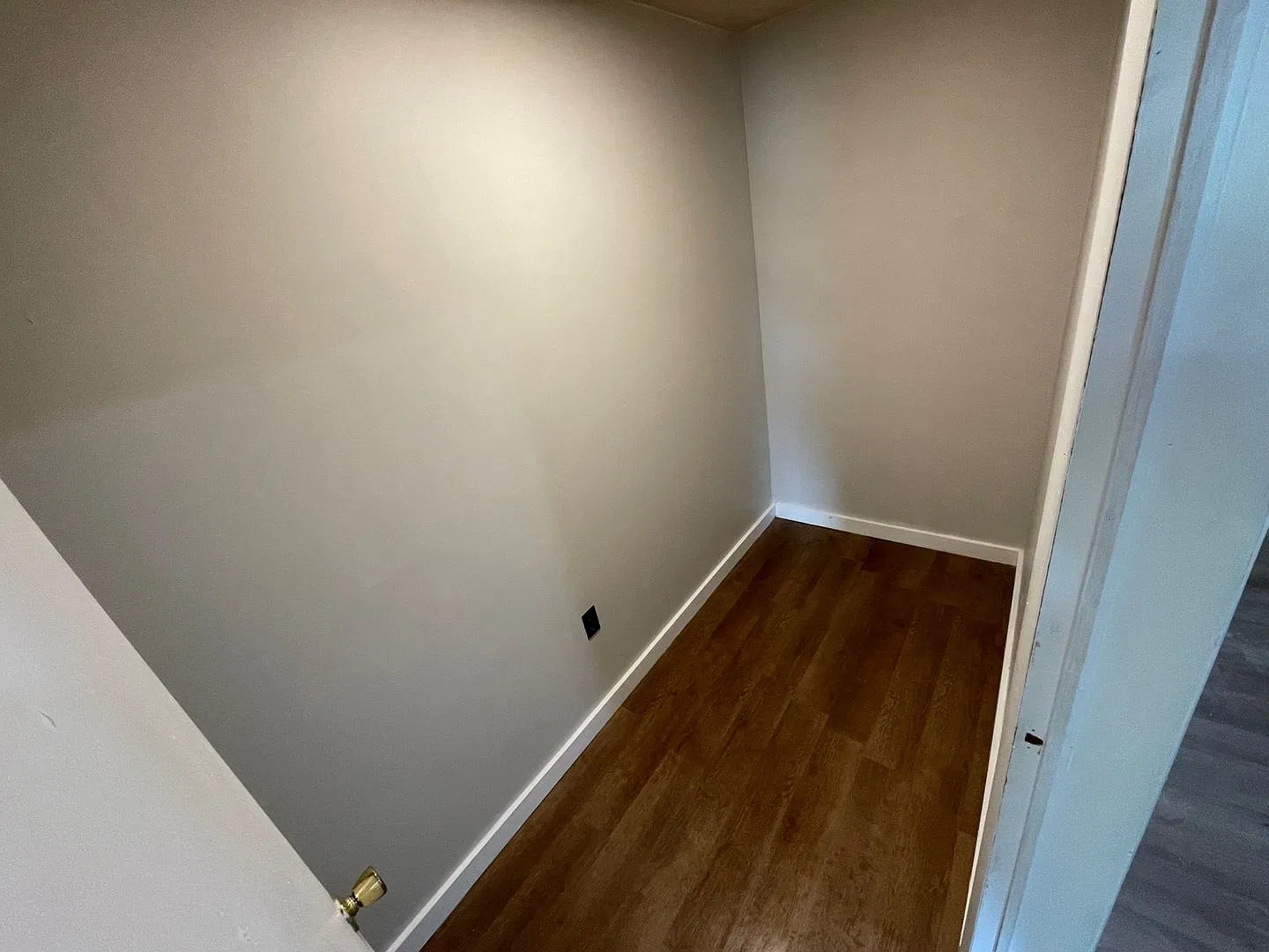 83 E Main St — Photo 3