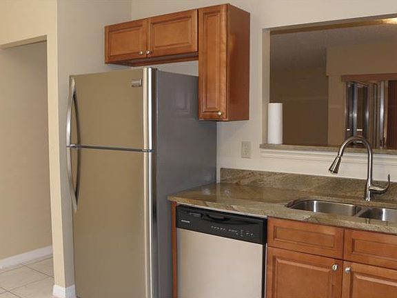 4th image of 112 Alcala Dr