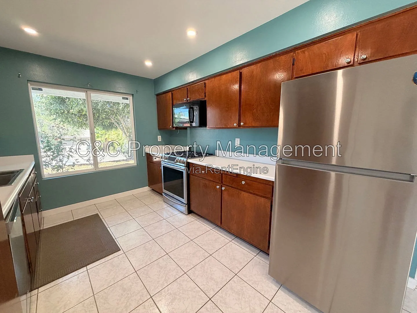 4 bed, 2.0 bath, 1349 sqft, $3,950 — Photo 4