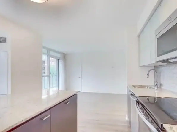 775 King St W #202, Toronto, ON M5V 2K3