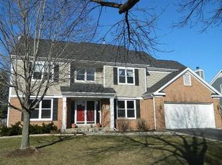 570 Salceda Dr, Mundelein, IL 60060