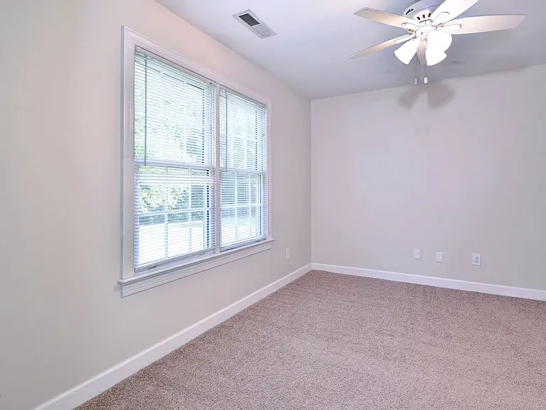 44 Dryden Dr — Photo 28
