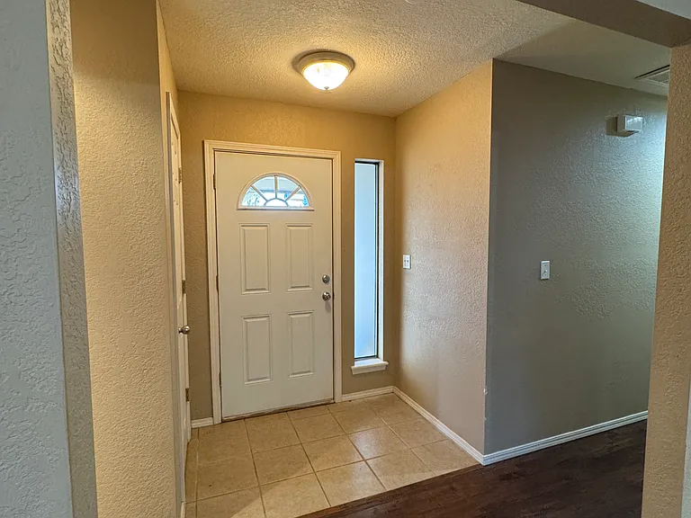 1726 Denim Ln — Photo 2