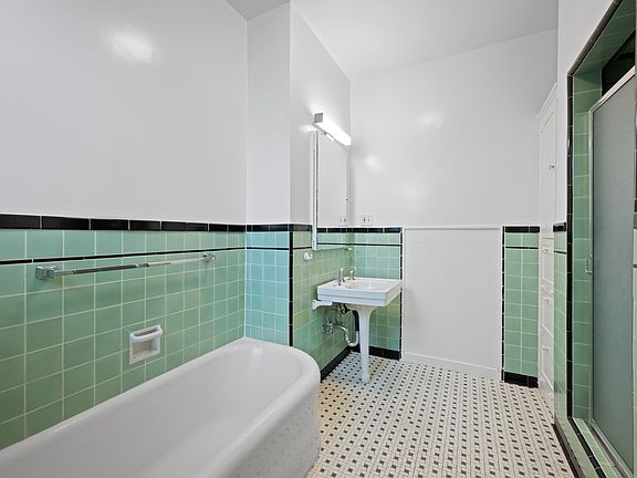 5th image of 1842 Jefferson St APT 306