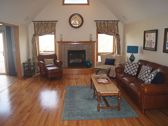 4th image of 10661 S 204th St