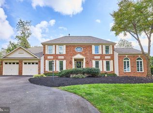 6101 Fox Run, Fairfax, VA 22030