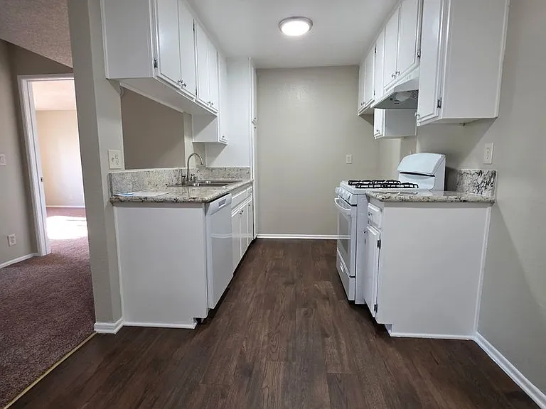 7235 Baird Avenue — Photo 21