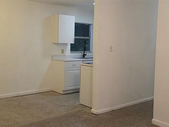 3rd image of 7215 Peyton Pl