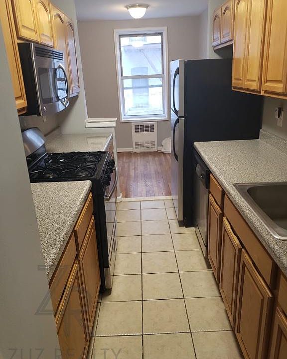 1st image of 118 Clarkson Ave #C4