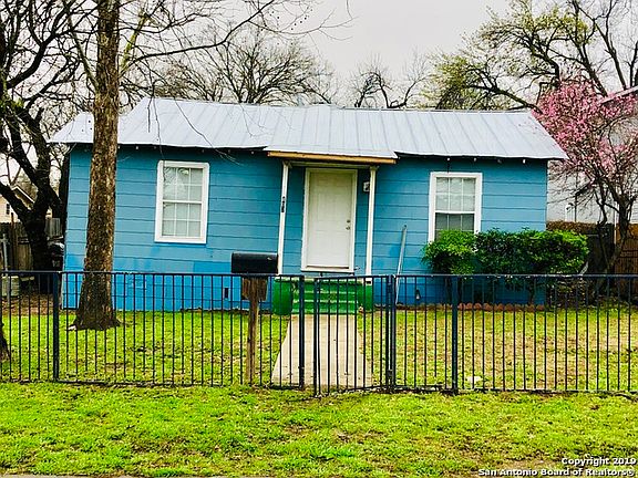 2nd image of 802 Gardina St