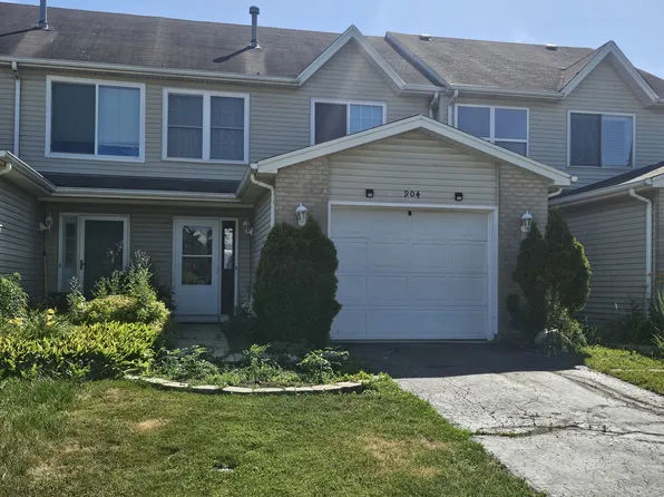 904 N Oak Creek Dr, Genoa, IL 60135