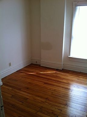 4th image of 235 1/2 W 8th Ave