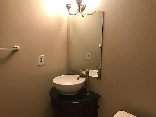 2nd bathroom
