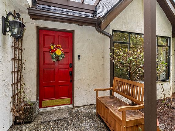 2nd image of 16719 1st Avenue SE