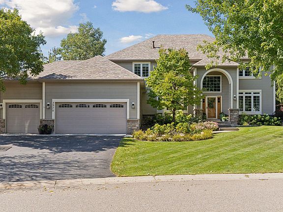 3rd image of 3975 Zanzibar Ln N