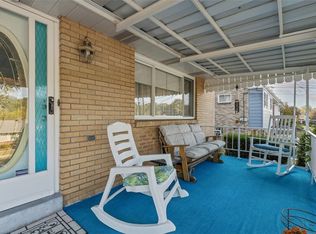 142 Donmor Dr, Pittsburgh, PA 15237