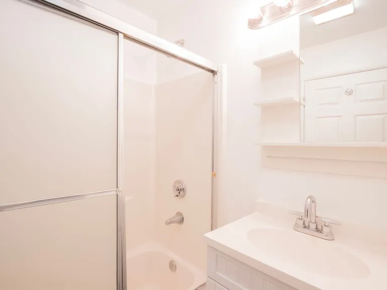 1817 Garfield Pl — Photo 10