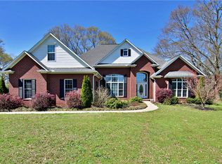 7893 Athens Rd, Carnesville, GA 30521