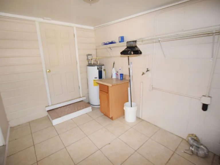 317 E Barnes Ave — Photo 41