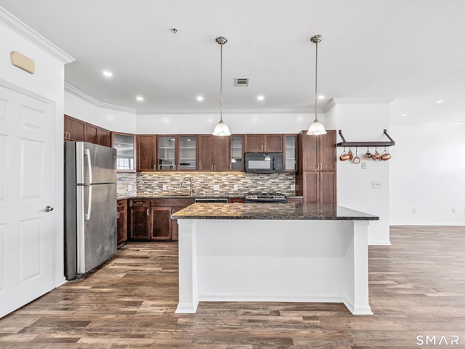 1st image of 850 East Main Street #403
