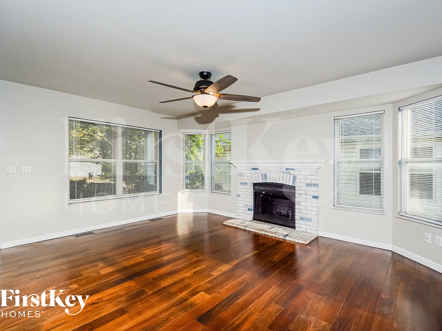 3 bed, 3.5 bath, 1838 sqft, $2,980 — Photo 3