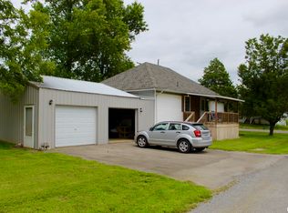 1400 Burgess Ave, Johnston City, IL 62951