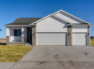 1065 Locust St, Waukee, IA 50263