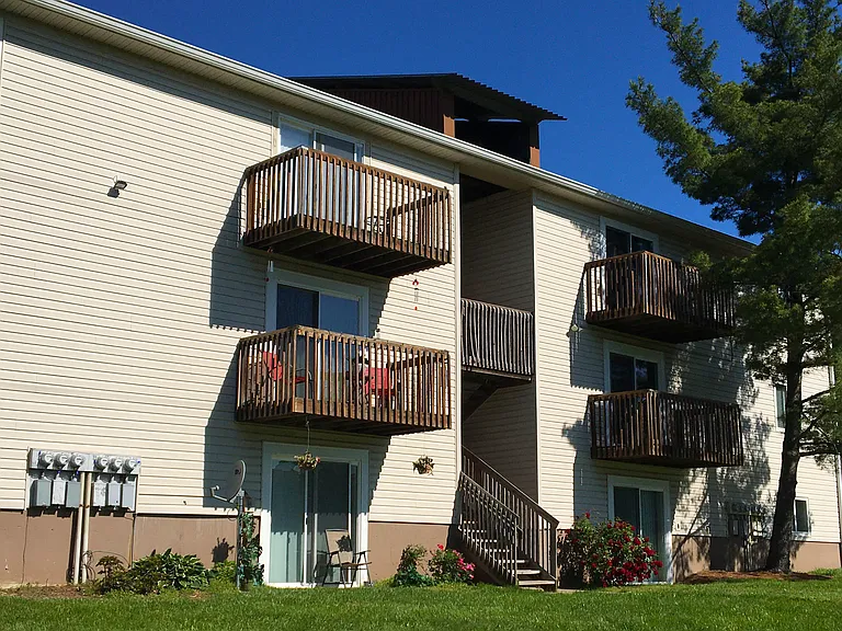 Oakwood Apartments — Photo 15