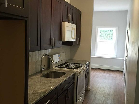 3rd image of 175 Cambridge Ave APT 1F