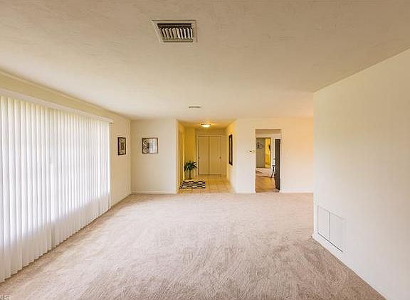5th image of 996 Wittman Dr