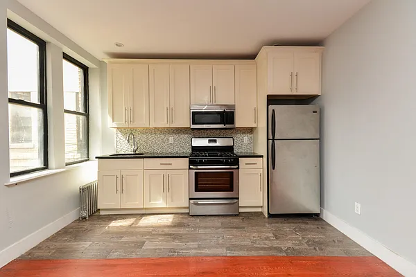 Rented by Clove Realty LLC | media 19