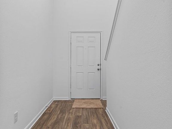 2nd image of 3875 Trail De Paris