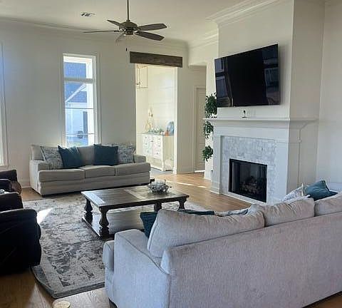 4th image of 300 Harvest Creek Ln
