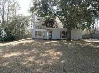 10261 Southhill Dr, Mobile, AL 36695