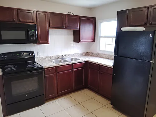 1421 Beckley St #3 Photo 1