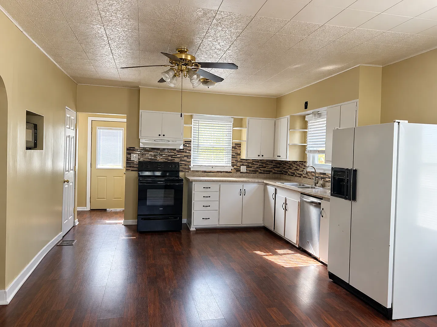 4 Bedroom Home — Photo 4