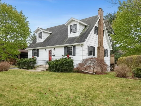 5 Wyndrock Dr, Halifax, NS B3P 1R8