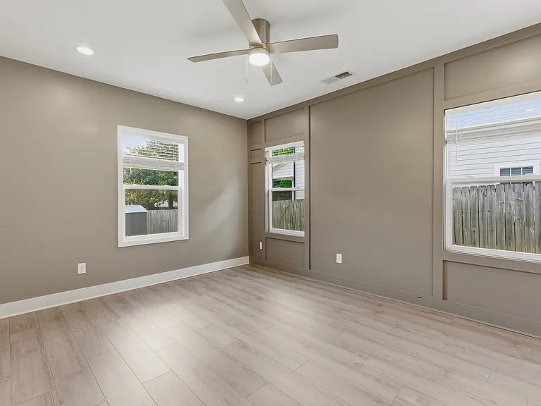 204 Richardson Ave — Photo 10
